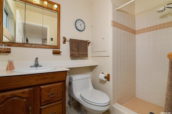 Building Photo - 2209 El Cejo Cir