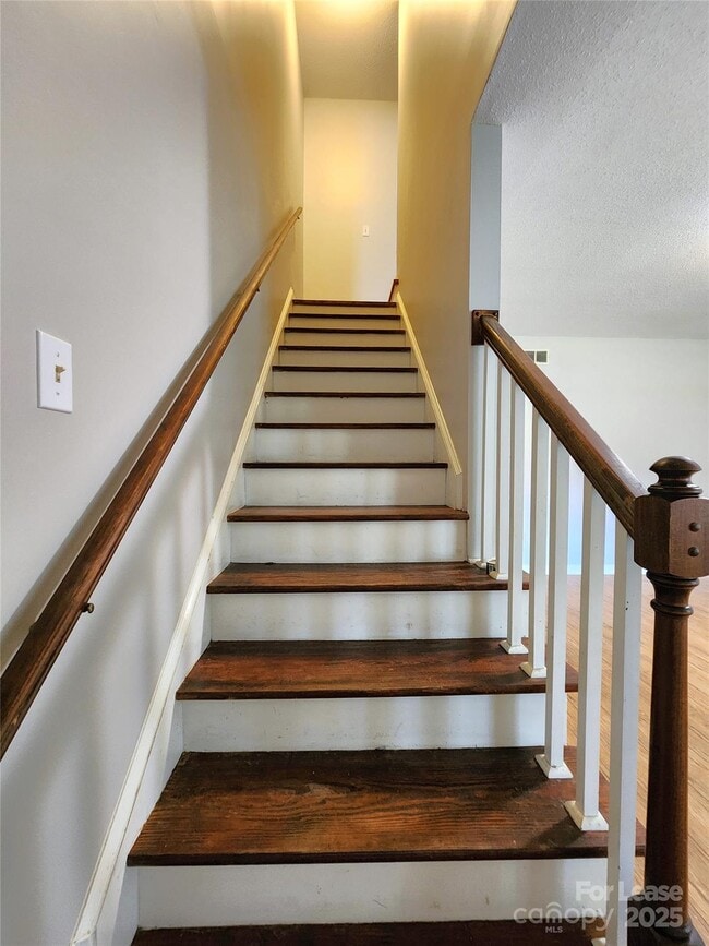 Building Photo - 2105 Bertha St