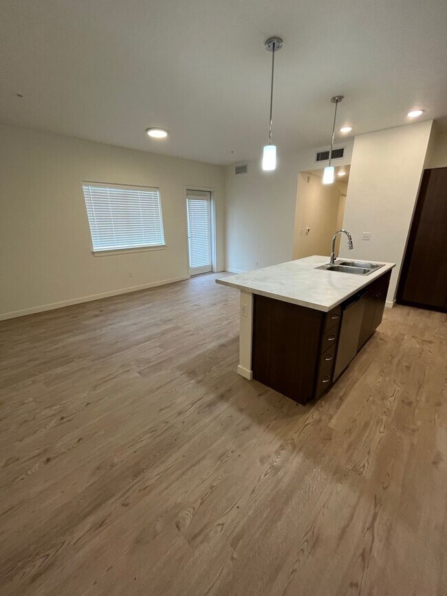 Building Photo - 4715 Lexington sky lane