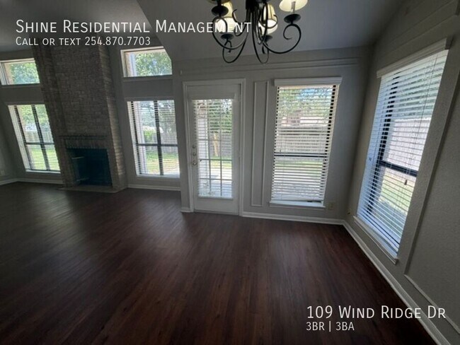 Building Photo - 109 Wind Ridge Dr