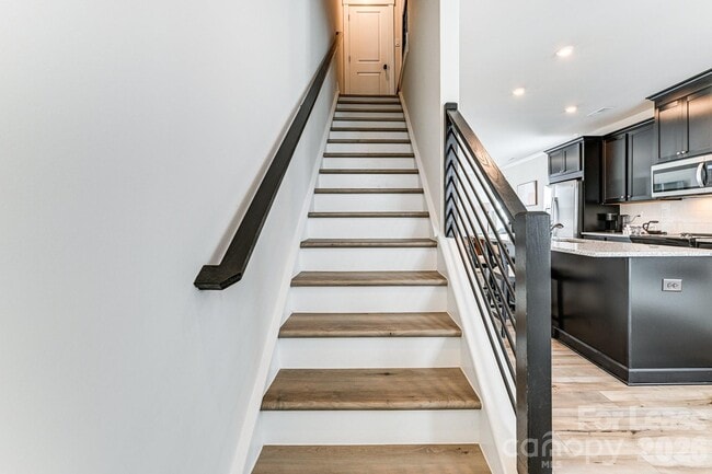 Building Photo - 3011 Jolene Ct