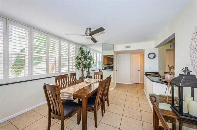 Building Photo - 6081 Bahia Del Mar Cir N