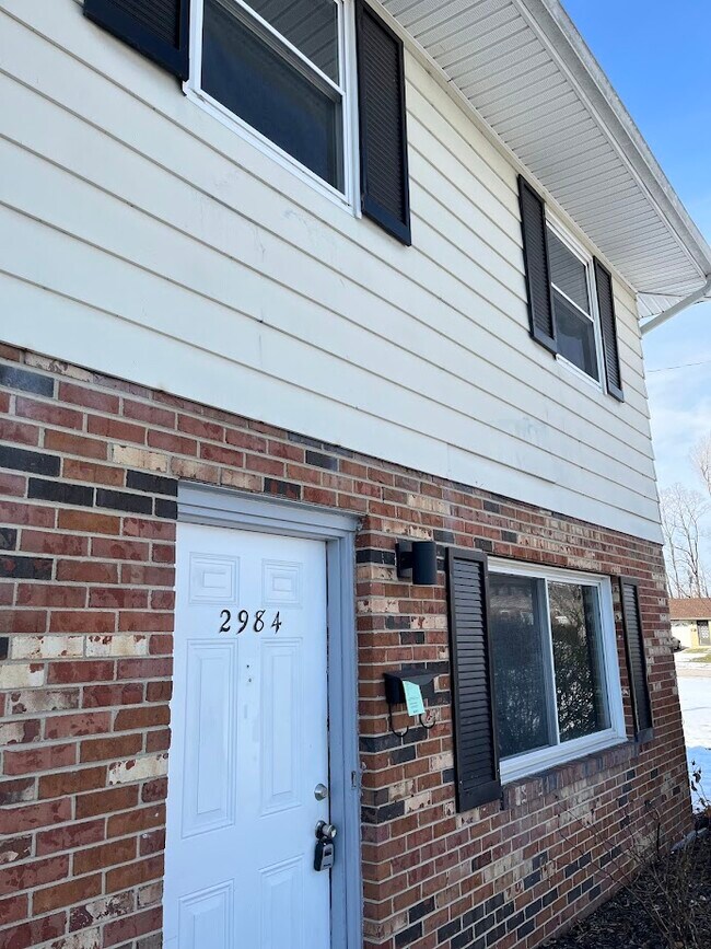Building Photo - 2984 Benchwood Rd