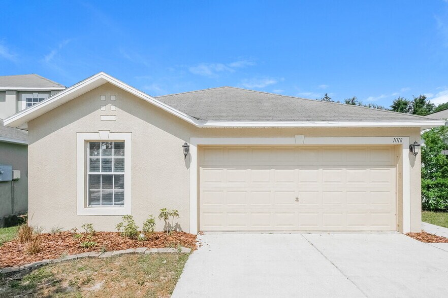 Primary Photo - 1018 Brenton Leaf Dr