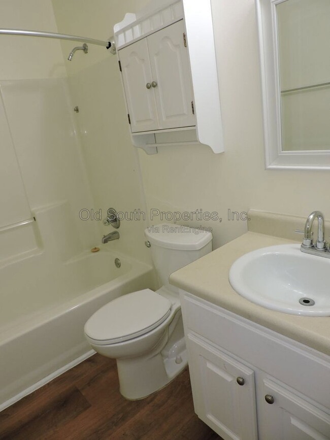 Building Photo - 2552 Southern Oaks Dr