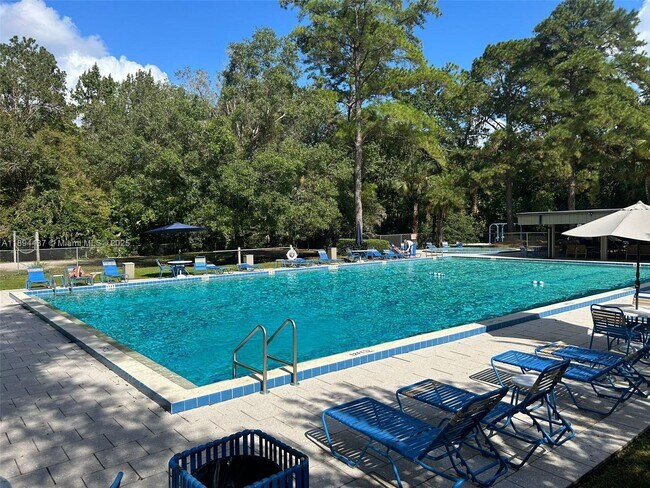 Building Photo - 10 Sheoah Blvd