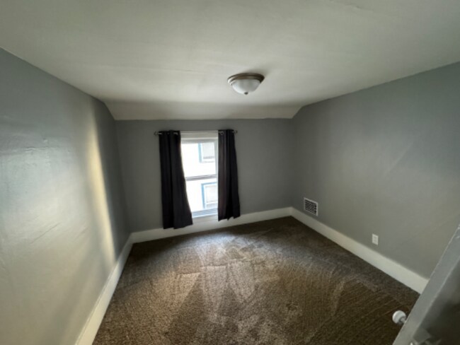 Building Photo - 152 W Pewabic St