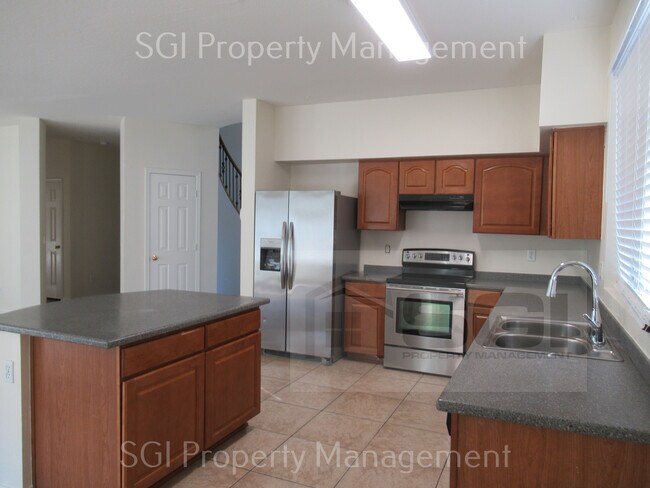 Building Photo - 3123 W Pleasant Ln