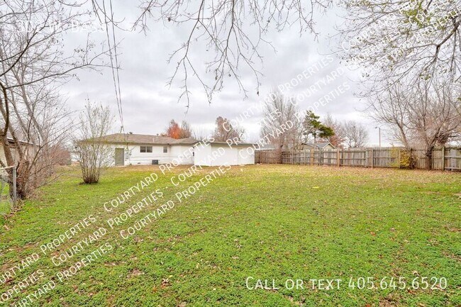 Building Photo - 302 W. Bass-