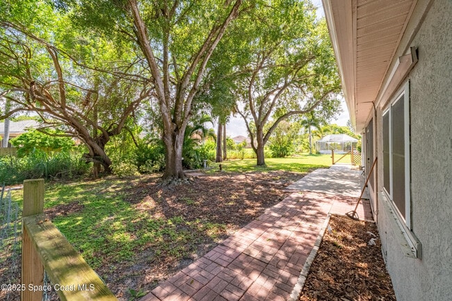 Building Photo - 187 Pinta Cir