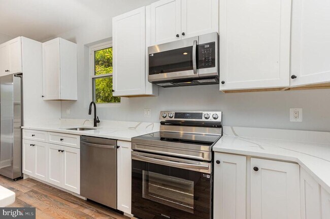 Building Photo - 2430 Harris Mill Rd