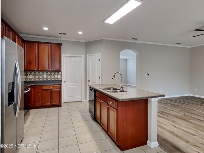 Building Photo - 10818 Birchard Ln