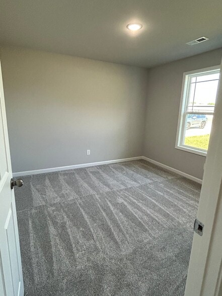 Building Photo - 262 Swinson Dr