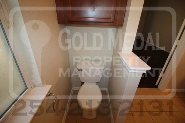 Building Photo - Willamette Wins – Where Convenience Meets Everyday Living!