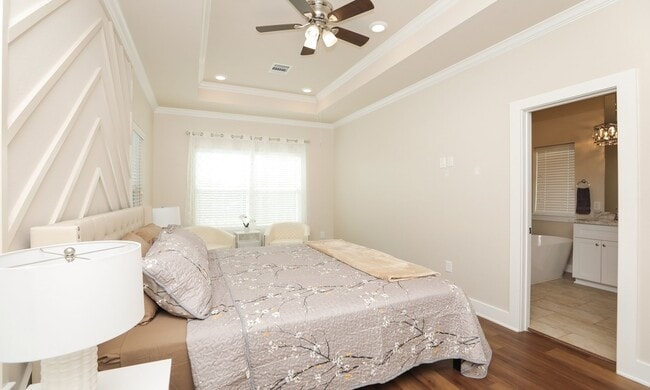 Building Photo - 3535 Mt Pleasant St