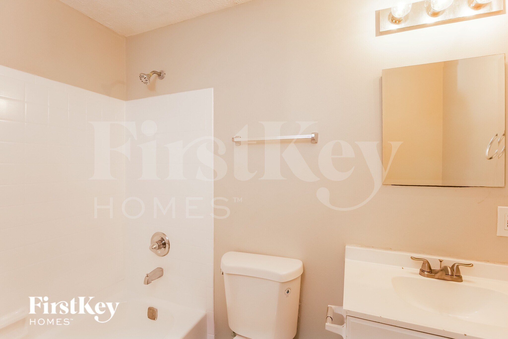 Building Photo - 10322 Woodhaven Cir