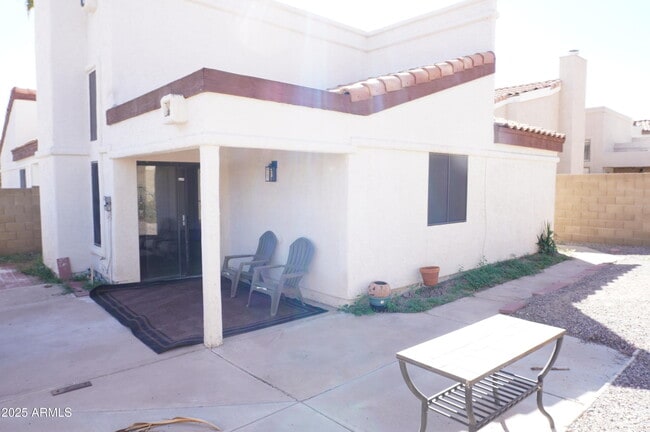 Building Photo - 4024 E Hiddenview Dr