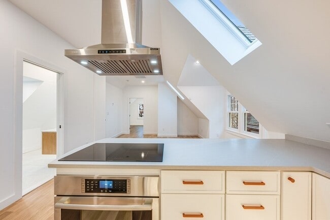 Building Photo - 79 Dana St