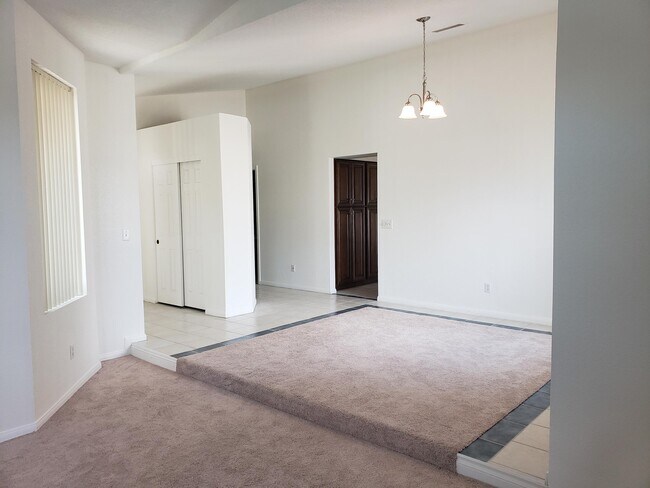 Building Photo - 68412 Descanso Cir