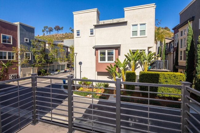 Building Photo - Resort Style 2BD Townhome in Origen at Civ...