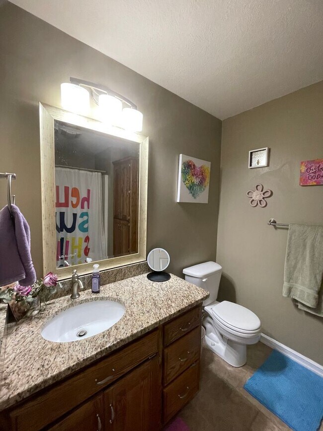 Building Photo - PRE-LEASING - Fully Furnished 6mo Short Term Rental in Ozark