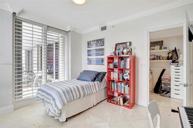 Building Photo - 781 Crandon Blvd