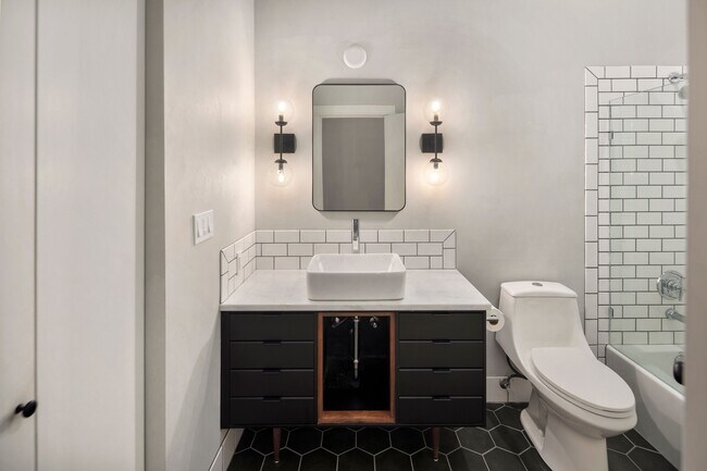 Building Photo - 75 South Main St