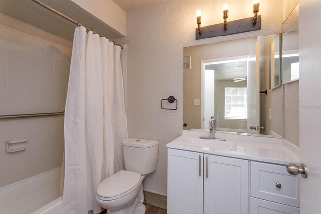 Building Photo - 2-Bedroom, 2-Bath Apartment – Prime Orlando Location!