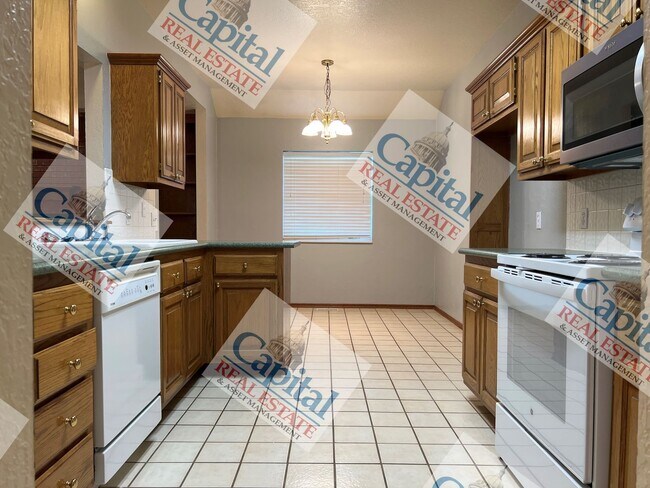Building Photo - Beautiful 3 Bedroom W/ Move In Special