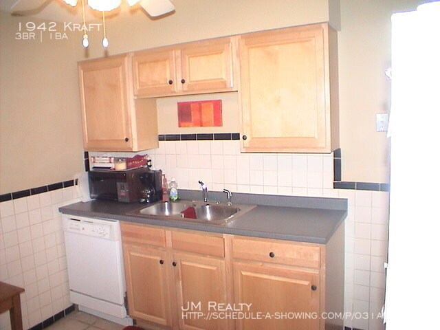 Building Photo - 3 Bedroom Home in Dogtown