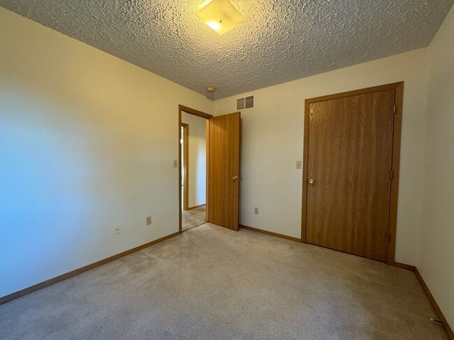Building Photo - Charming 3-Bed, 2-Bath Home Just Minutes from Fort Leonard Wood!