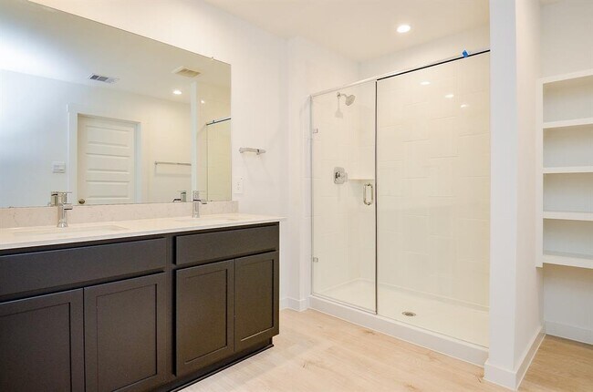 Building Photo - 1218 Isola Bella Dr
