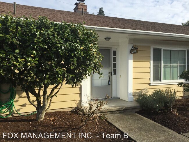 Building Photo - 5272-5278 SW Scholls Ferry Rd