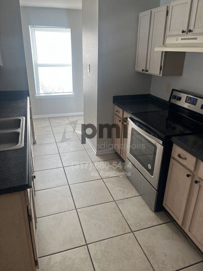 Building Photo - 346 Atherton Dr