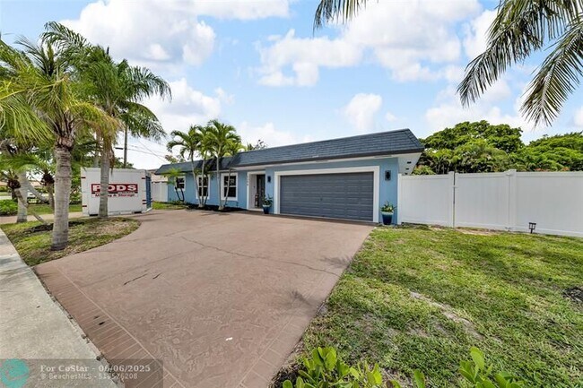 Building Photo - 1398 NW 14th Ct