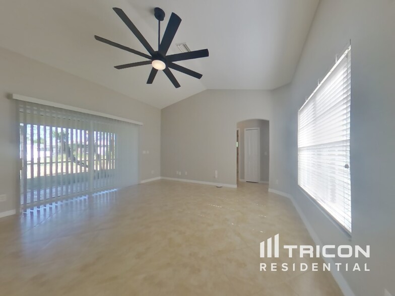 Building Photo - 4431 Vaquero St