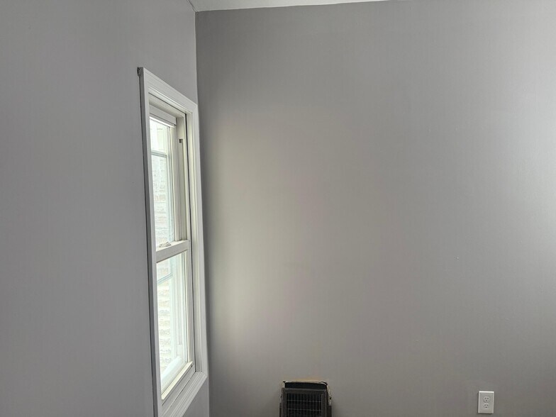 Building Photo - 909 West Ave