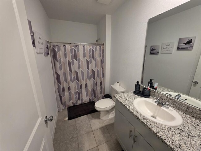 Building Photo - 559 Wayland Dr