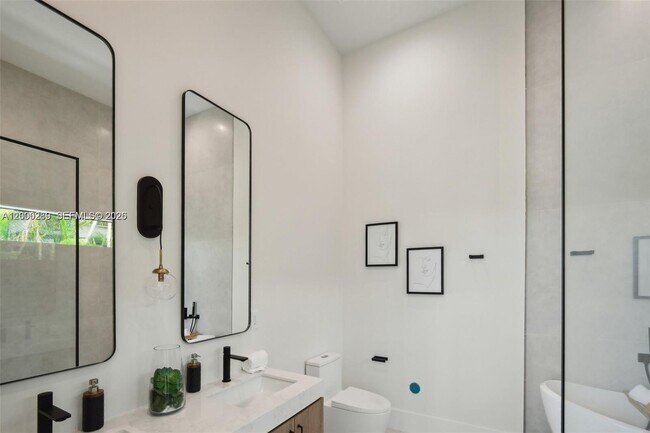 Building Photo - 510 NW 50th St