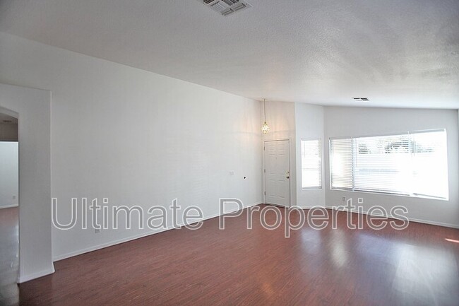 Building Photo - 8214 W Tonopah Dr