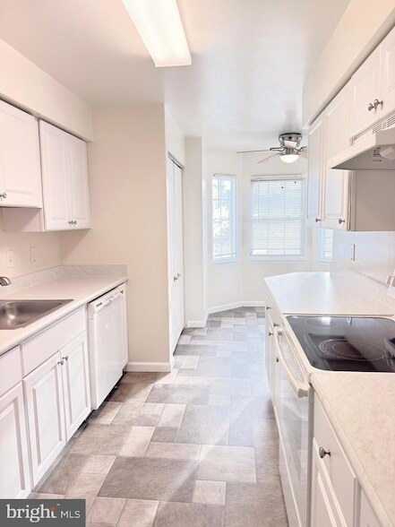 Building Photo - 37 Wickham Ct