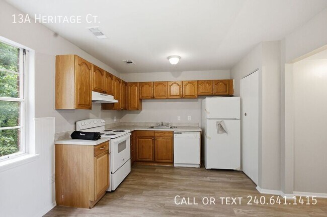 Building Photo - 13A Heritage Ct.-