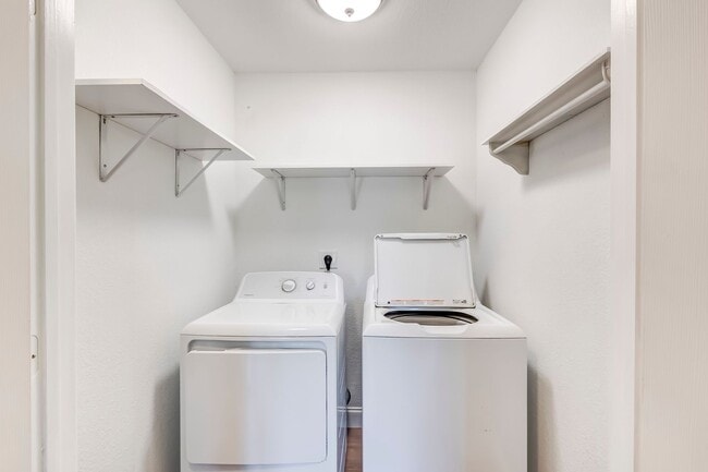 Building Photo - 2930 Saulsbury Dr