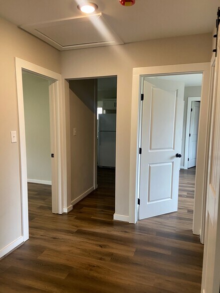 Building Photo - 56 18th Ave S