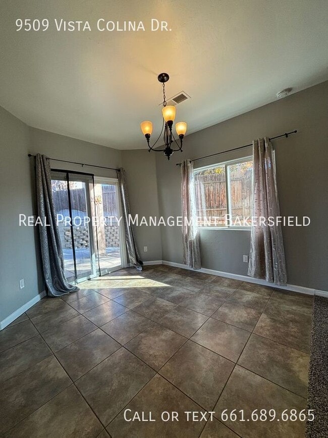 Building Photo - 9509 Vista Colina Dr