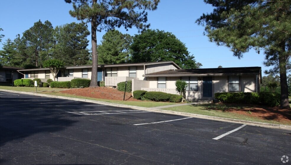 Building Photo - Longleaf Apartment Homes