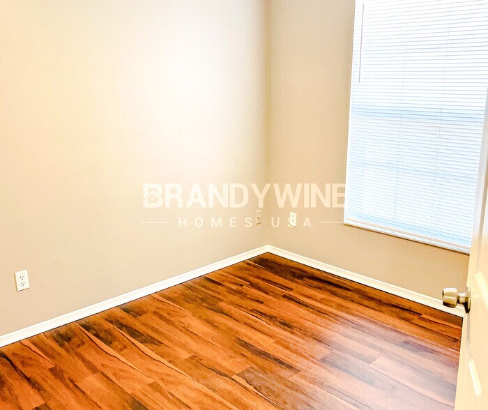 Building Photo - 3314 Lake Tiny Cir