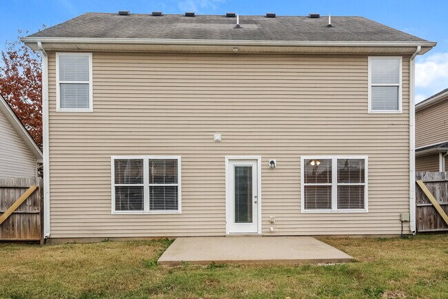 Building Photo - 1620 Beaconcrest Cir