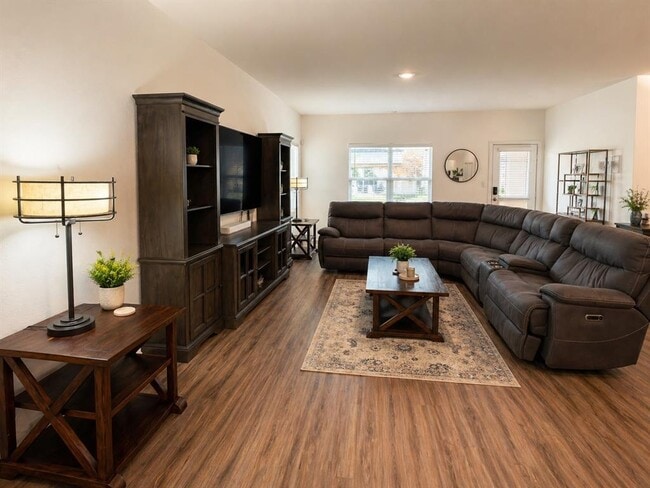 Building Photo - 108 Blue Blaze Trl