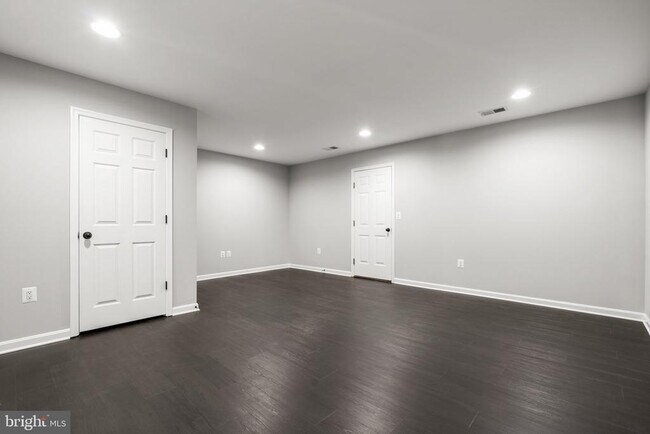 Building Photo - 25628 Pleasant Valley Rd